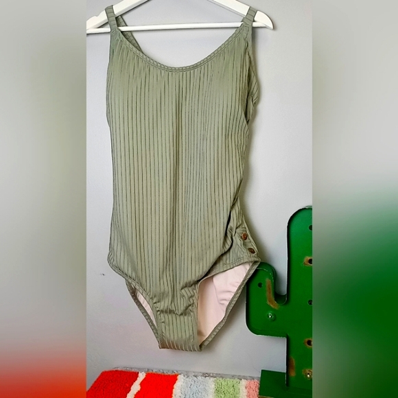 Aqua Couture Women's Size 1X Olive Green Ribbed One Piece Swim Suit Beachy - Picture 2 of 9